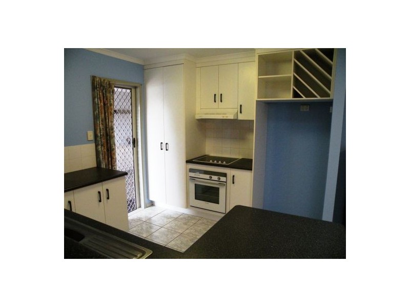 4/6 Peter Court, Andergrove QLD 4740