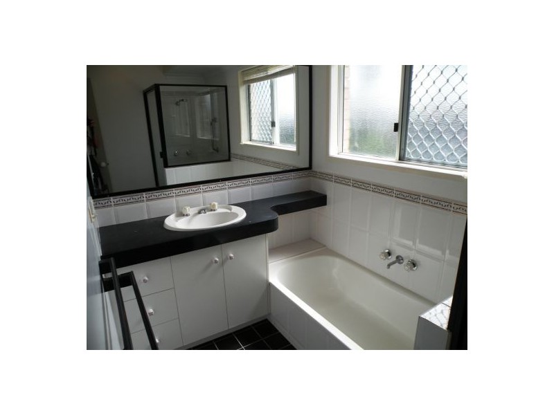 4/6 Peter Court, Andergrove QLD 4740