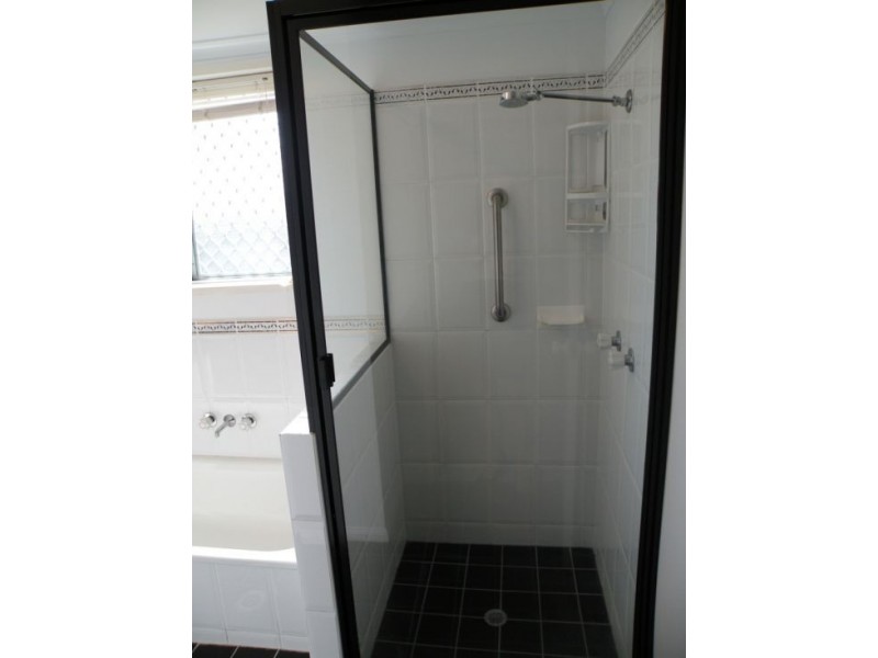 4/6 Peter Court, Andergrove QLD 4740