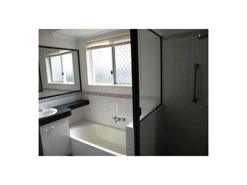 4/6 Peter Court, Andergrove QLD 4740