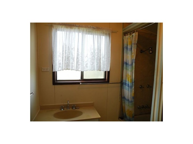 66 Beach Road, Sarina QLD 4737