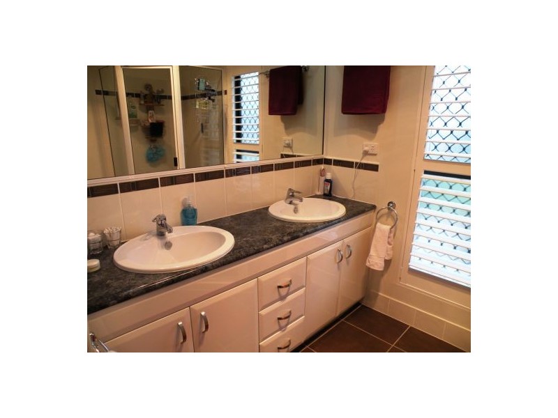 4 Joseph Court, Glenella QLD 4740