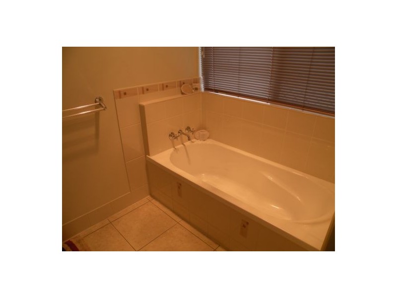 4 Joseph Court, Glenella QLD 4740