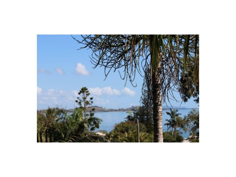 11 Albatross Street, Slade Point QLD 4740
