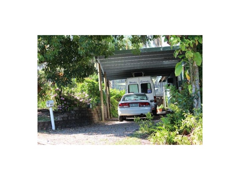 11 Albatross Street, Slade Point QLD 4740