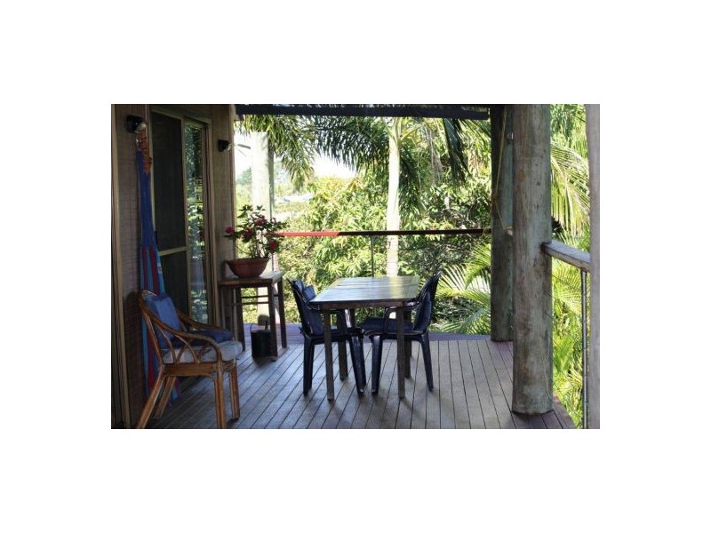 11 Albatross Street, Slade Point QLD 4740