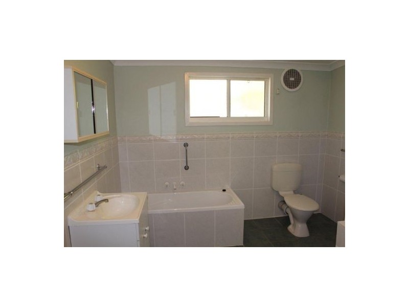 11 Albatross Street, Slade Point QLD 4740