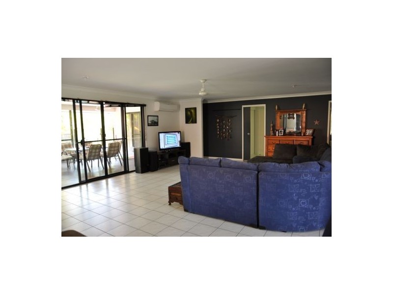 19 Michelle Crescent, Bucasia QLD 4750