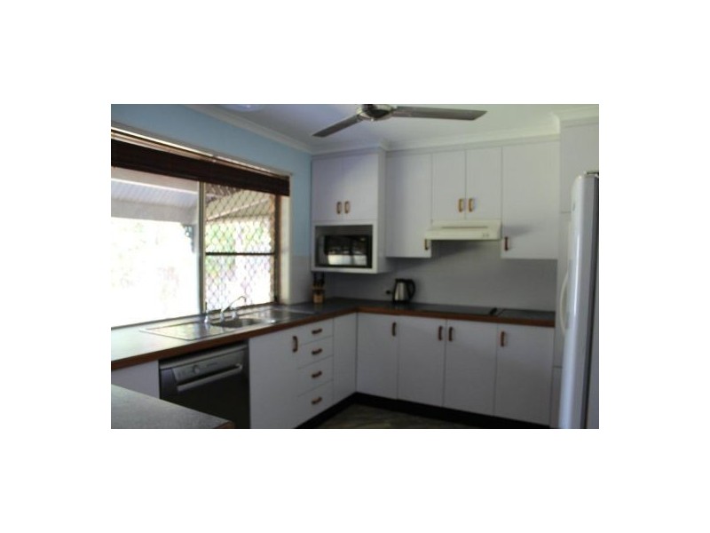 32 Pelican Street, Slade Point QLD 4740