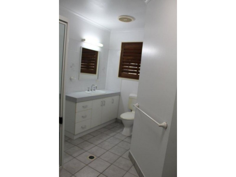 32 Pelican Street, Slade Point QLD 4740