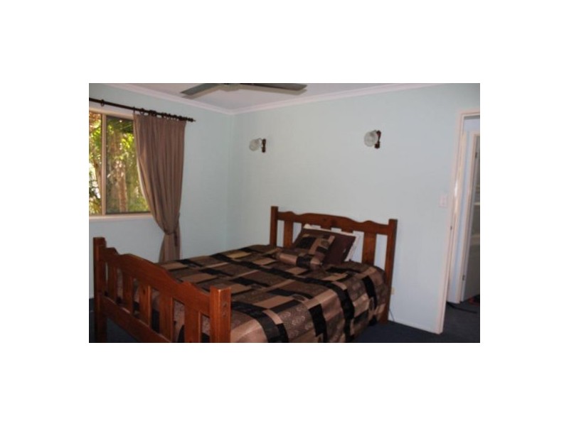 32 Pelican Street, Slade Point QLD 4740