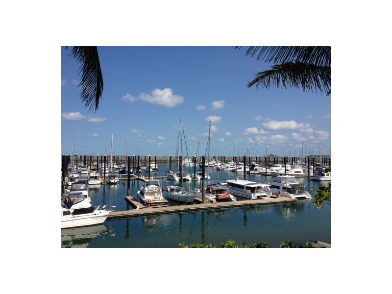 32 Pelican Street, Slade Point QLD 4740