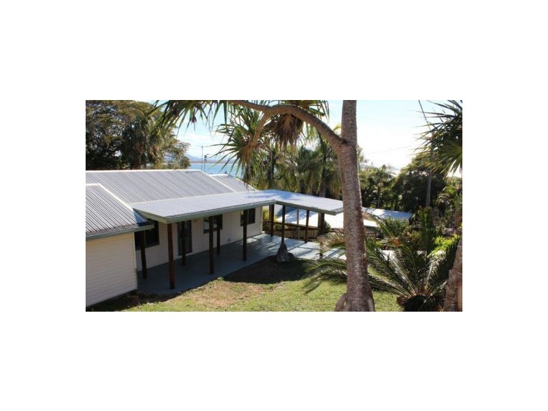 9 Albatross Street, Slade Point QLD 4740