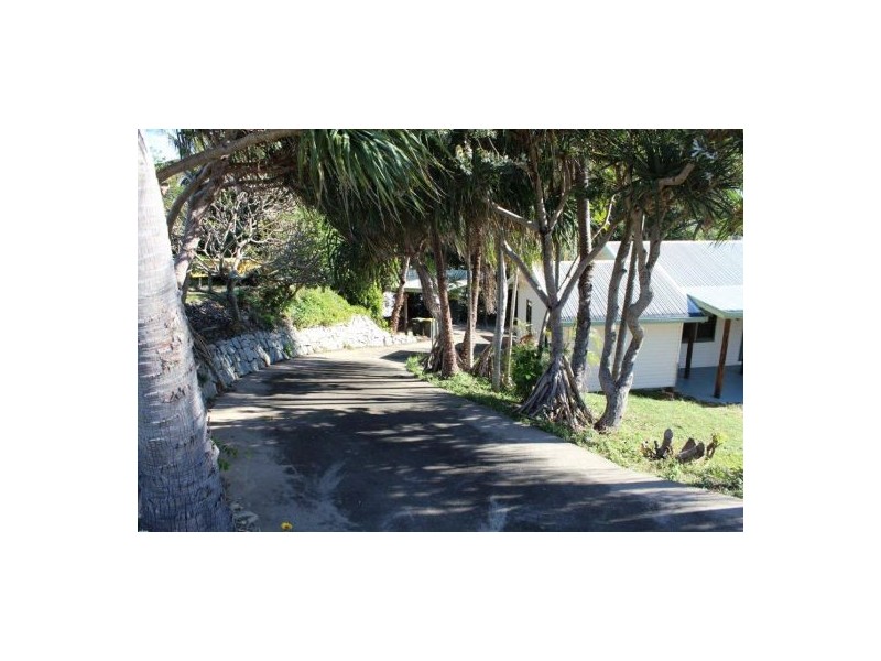 9 Albatross Street, Slade Point QLD 4740