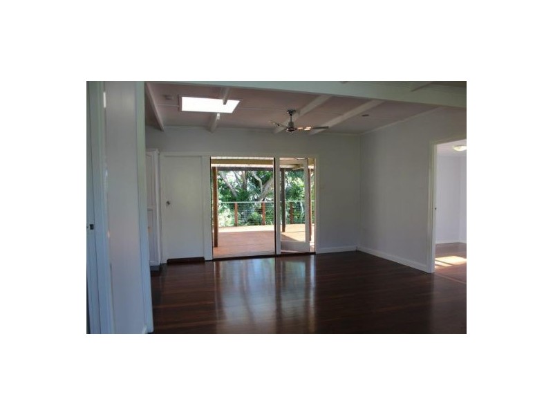 9 Albatross Street, Slade Point QLD 4740