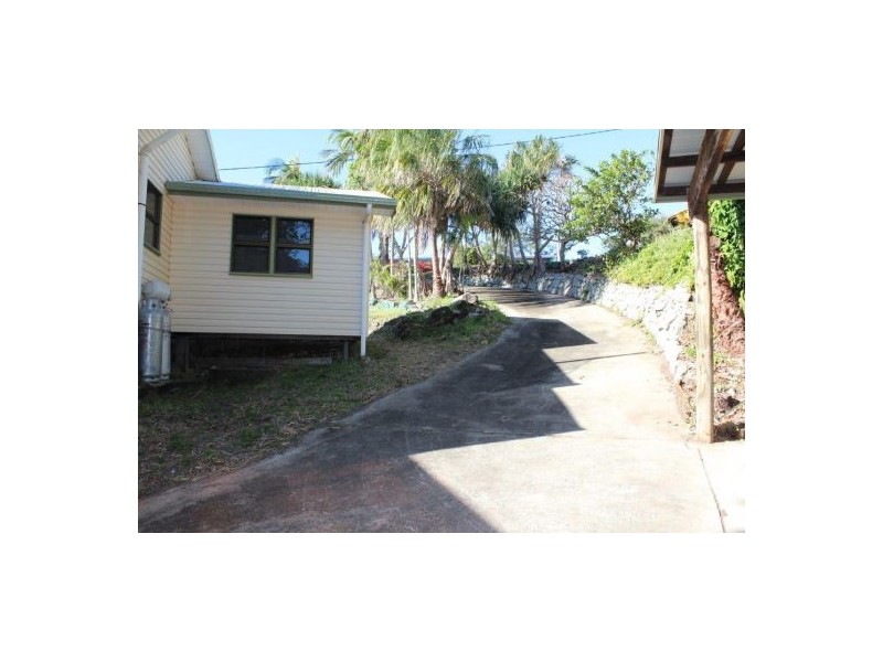 9 Albatross Street, Slade Point QLD 4740