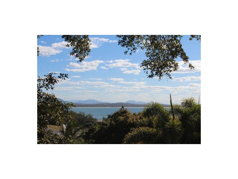 9 Albatross Street, Slade Point QLD 4740
