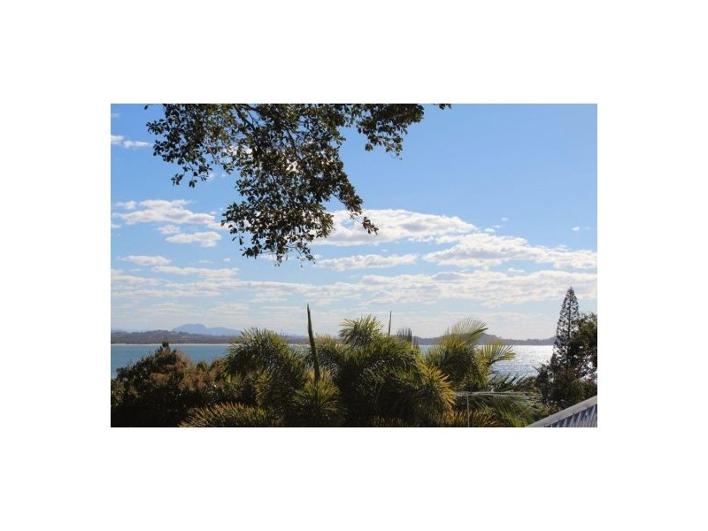 9 Albatross Street, Slade Point QLD 4740
