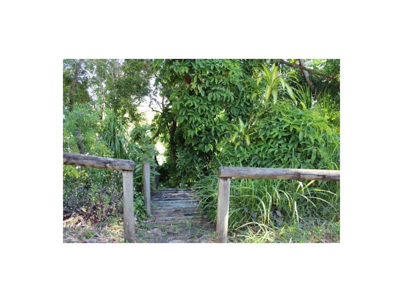 9 Albatross Street, Slade Point QLD 4740
