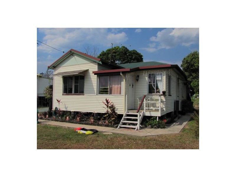 103 Broad Street, Sarina QLD 4737