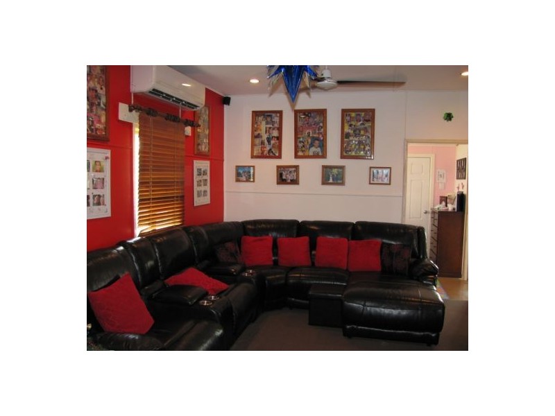 103 Broad Street, Sarina QLD 4737