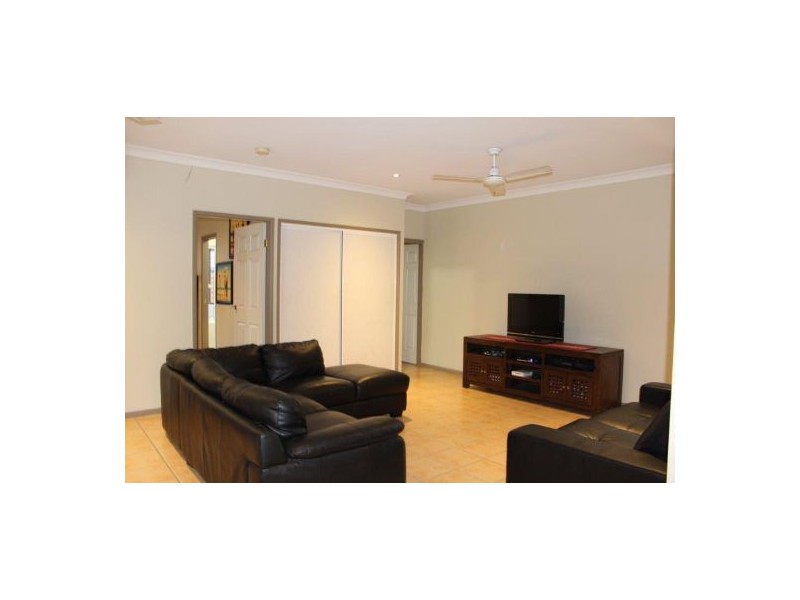 27 McHugh Street, Rural View QLD 4740