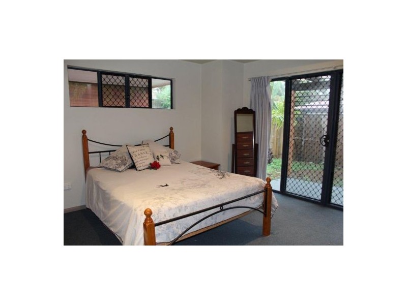 27 McHugh Street, Rural View QLD 4740