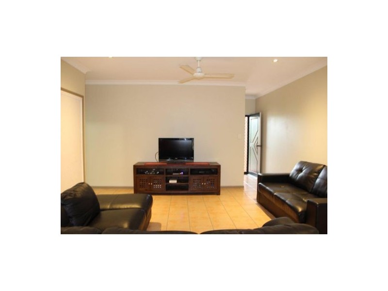 27 McHugh Street, Rural View QLD 4740