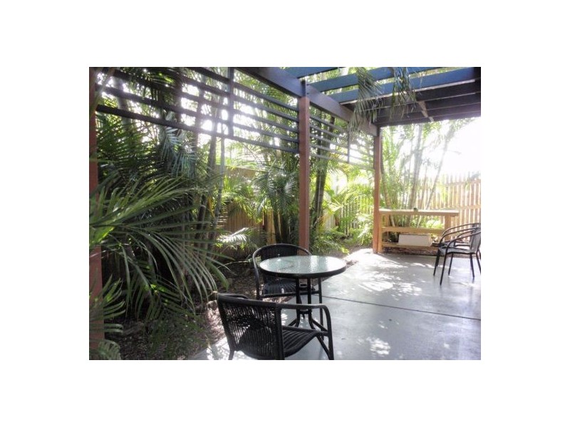 27 McHugh Street, Rural View QLD 4740