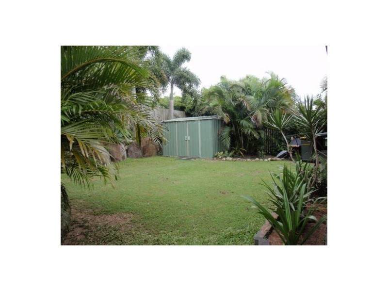 27 McHugh Street, Rural View QLD 4740