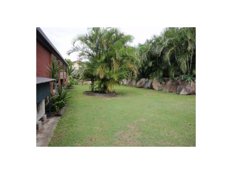 27 McHugh Street, Rural View QLD 4740