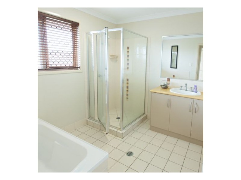 4 Antonia Court, Glenella QLD 4740