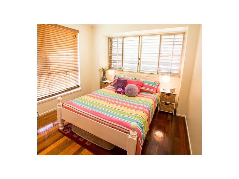 16 Viola Street, Glenella QLD 4740