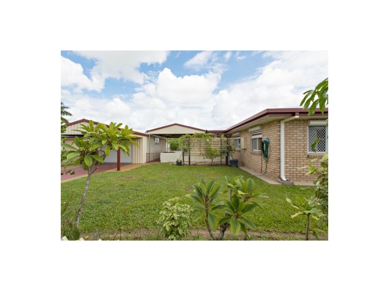 17 Cassia Street, Beaconsfield QLD 4740