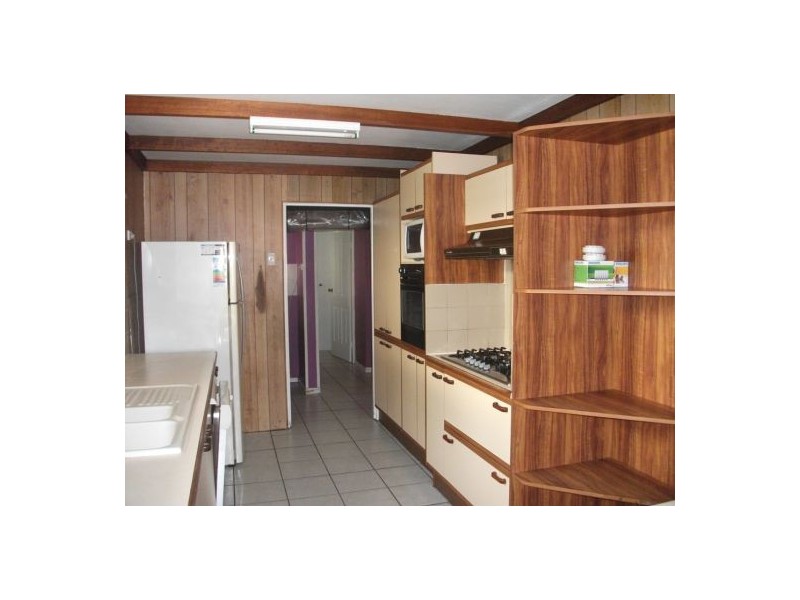 93 Waverley Street, Bucasia QLD 4750