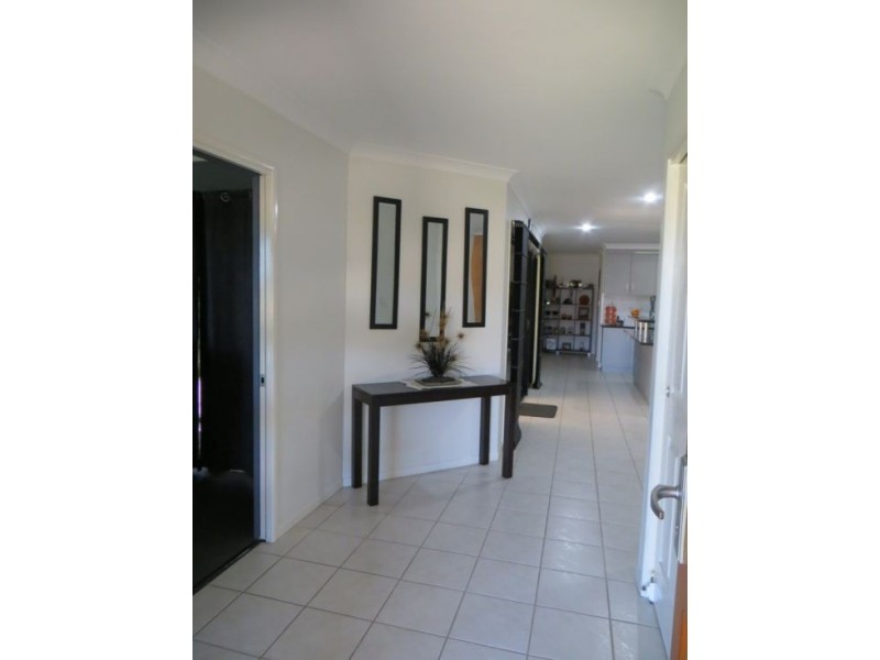 68 Victor Avenue, Glenella QLD 4740