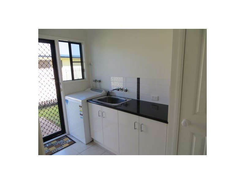 68 Victor Avenue, Glenella QLD 4740