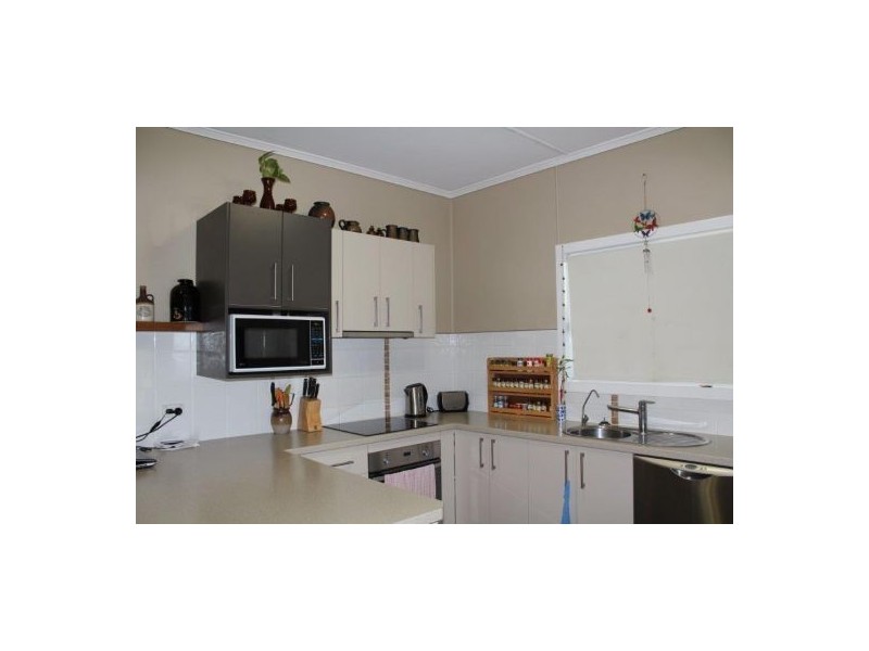 25 Field Street, West Mackay QLD 4740