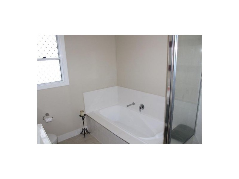 25 Field Street, West Mackay QLD 4740