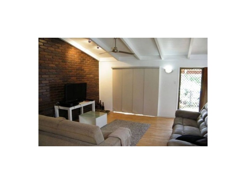 11 McCready Street, Rural View QLD 4740