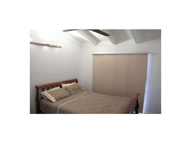 11 McCready Street, Rural View QLD 4740