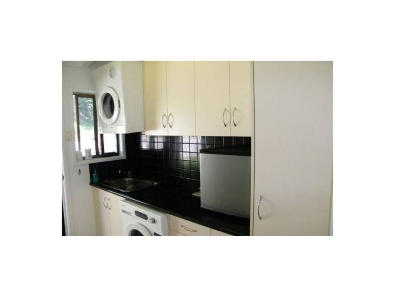 11 McCready Street, Rural View QLD 4740