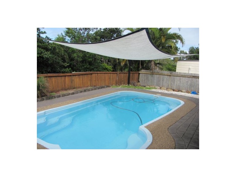 11 McCready Street, Rural View QLD 4740