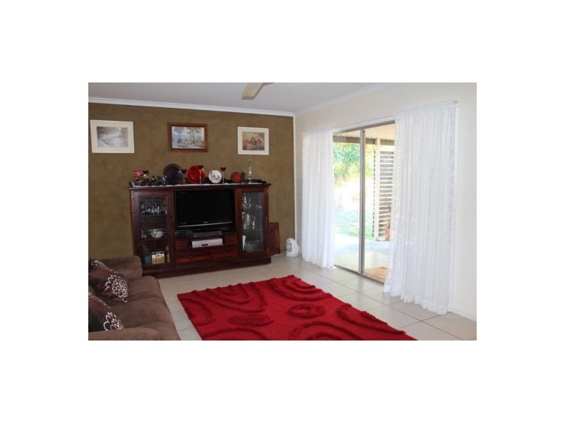 1 Ibis Street, Slade Point QLD 4740