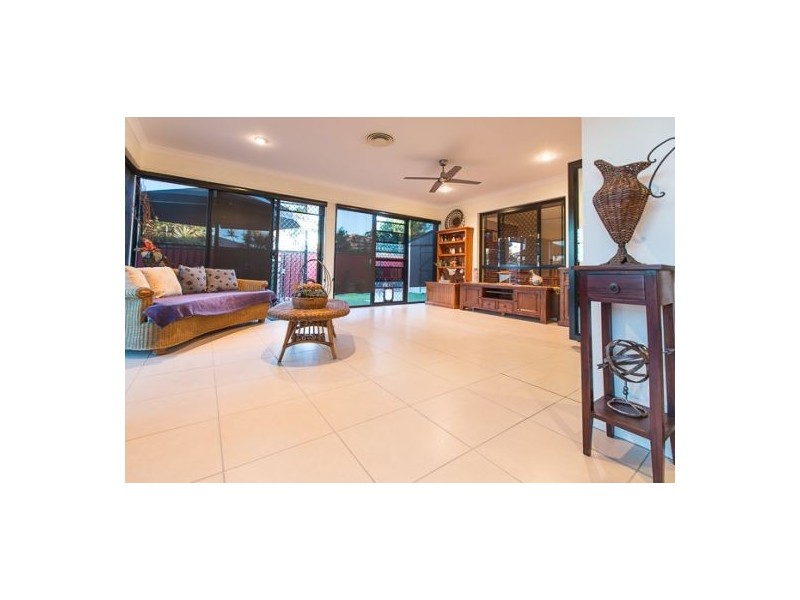 9 Madison Avenue, Glenella QLD 4740