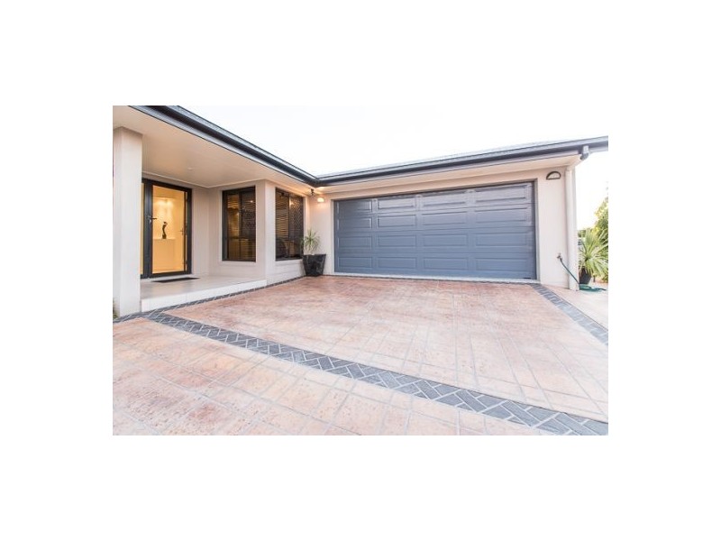 9 Madison Avenue, Glenella QLD 4740
