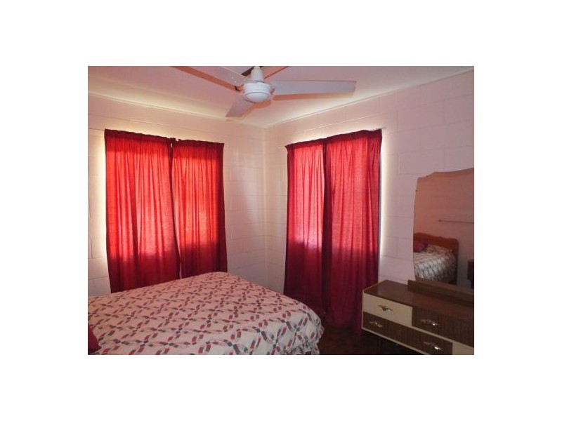 13 Rosella Street, St Helens Beach QLD 4798