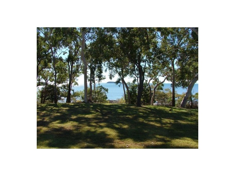 13 Rosella Street, St Helens Beach QLD 4798