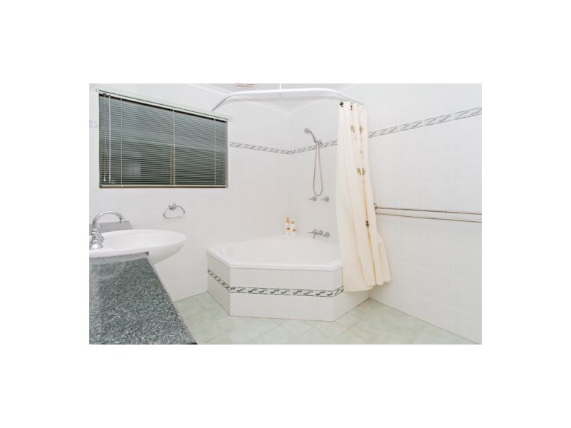 7 Diamond Court, Mount Pleasant QLD 4740