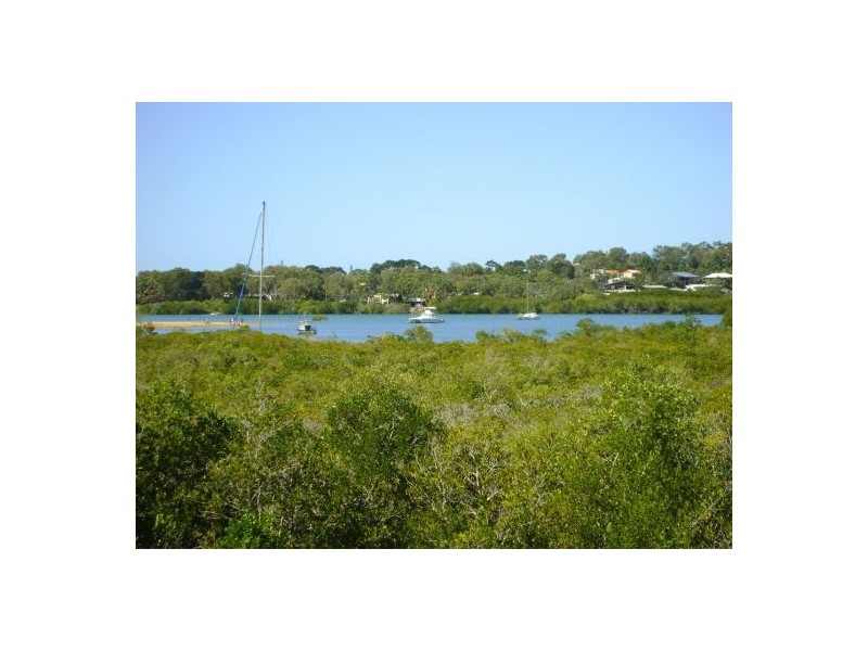 2a Edmonds Street, Bucasia QLD 4750